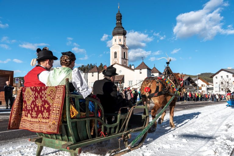 Bauernhochzeit -Matrimonio contadino, Castelrotto (BZ), Trentino Alto Adige, fotografo: Rier Helmuth