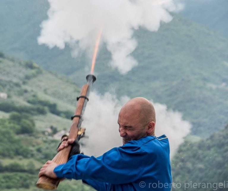 Rievocazione del Passaggio di San Bernardino da Siena, Montefranco (TR), Umbria, fotografo: Romeo Corazzi, archivio ICPI Rievocazione del Passaggio di San Bernardino da Siena, Montefranco (TR), Umbria, fotografo: Romeo Corazzi, archivio ICPI