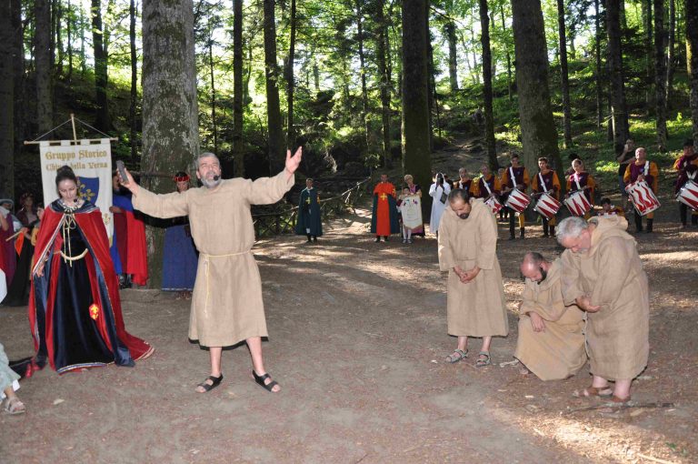 Rievocazione Storica Donazione del Monte della Verna a San Francesco, Chiusi della Verna (AR), Toscana