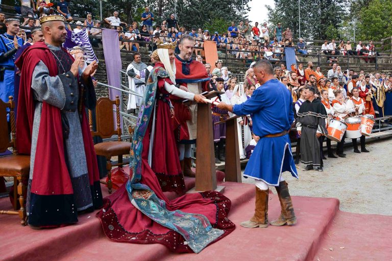 La contessa premia il Borgo di Traduerivi - Torneo storico dei borghi di Susa, Susa (TO), Piemonte, fotografo: Paolo Borea, archivio ICPI